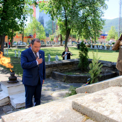 Ceremonie de comemorare a Zilei Eroilor