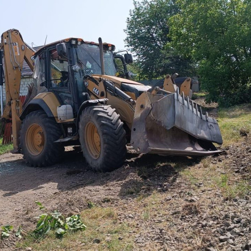 Accident feroviar la Roznov: trenul Inter Regio a acroșat un utilaj de tip buldoexcavator